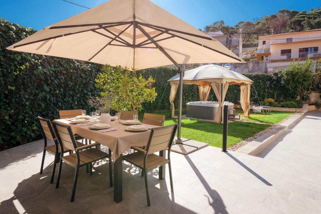 Villa Roko- the spacious luxury Trogir Exterior foto